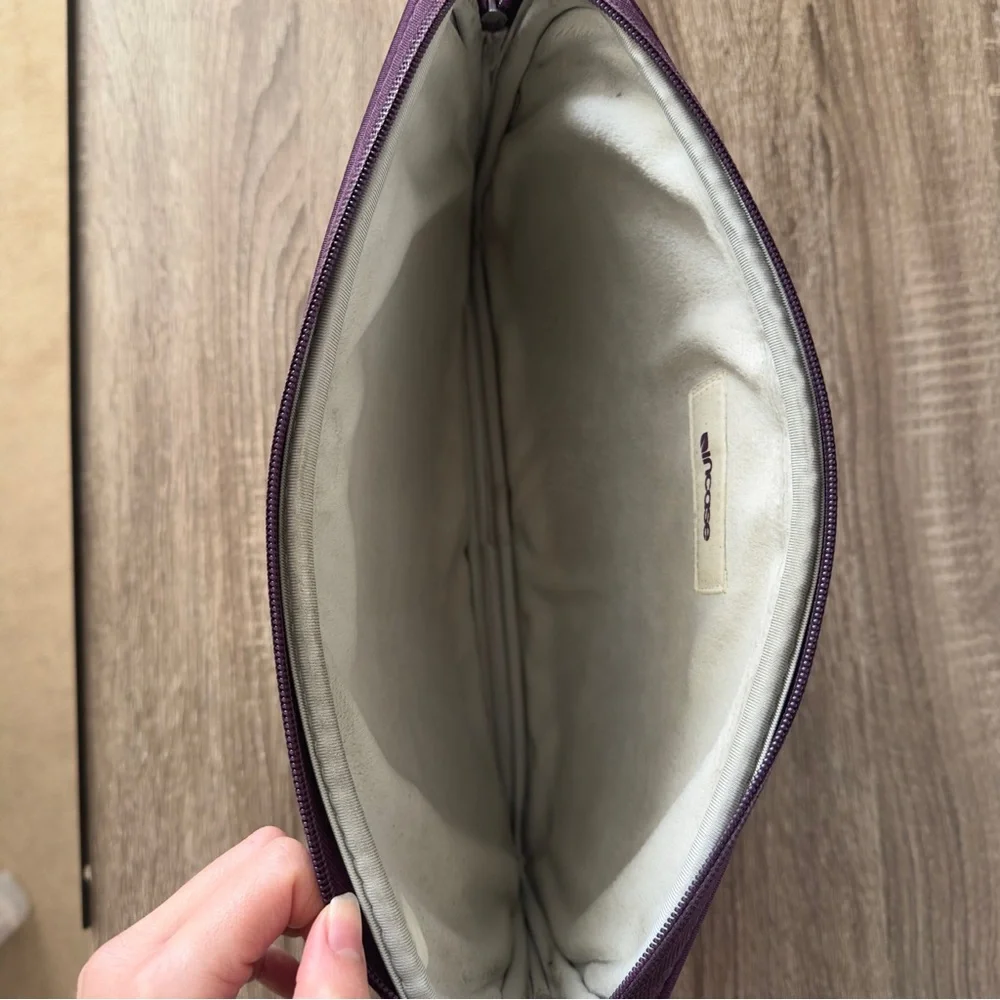 Incase Fleece Lined Zip Around Protective Cover Laptop Sleeve Aubergine Purple
